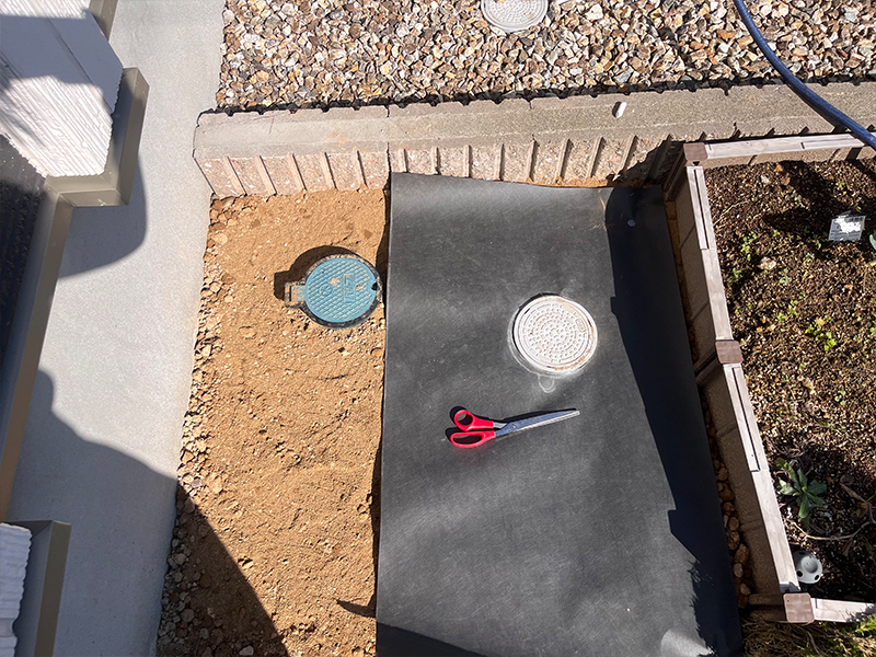 防草シート1枚目設置