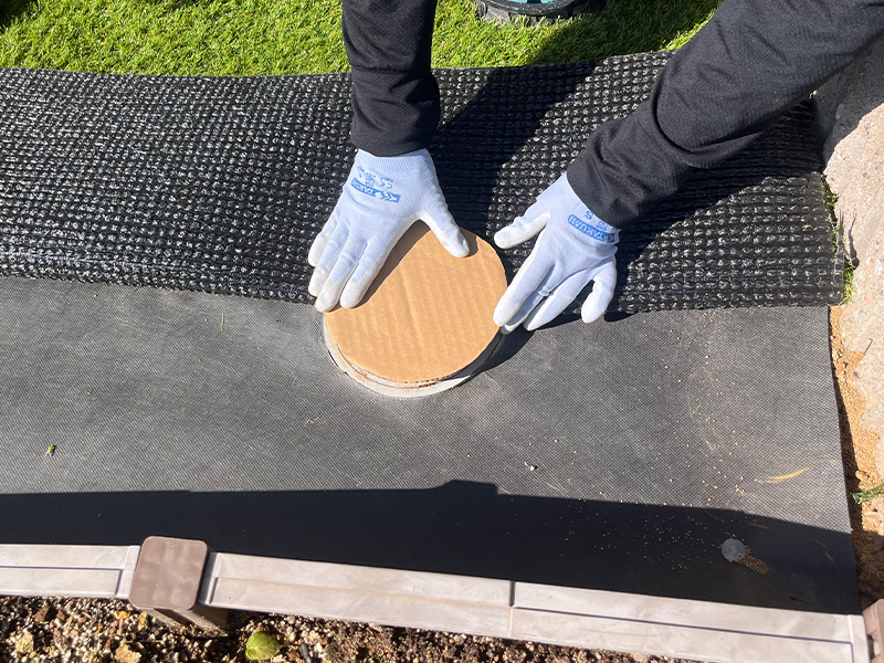 型紙を裏面に当ててマーキング