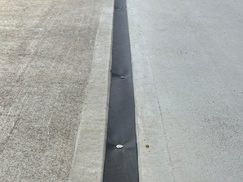 防草シートの固定