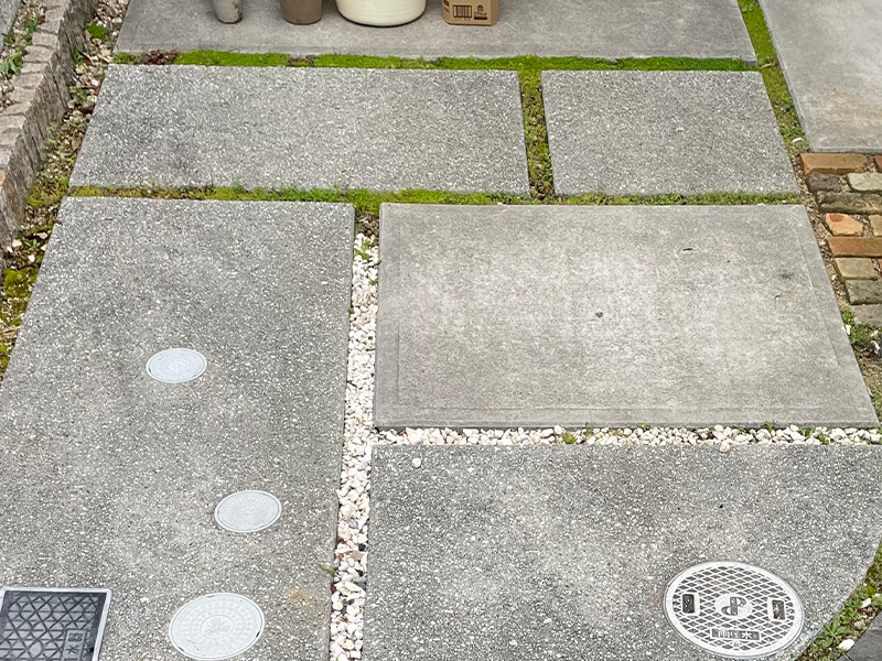 狭スペースに目地がいくつも交差するdiy事例