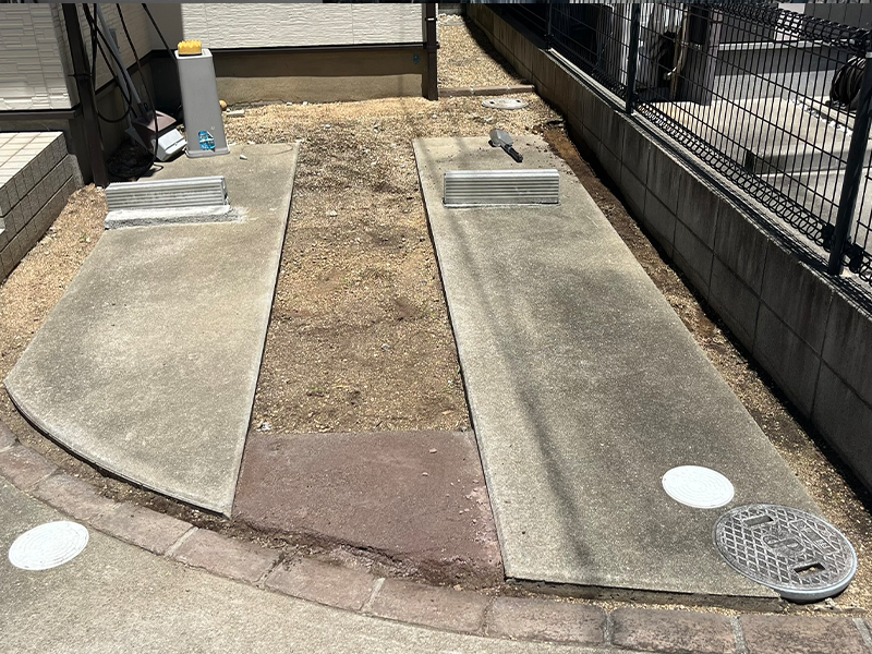 目地用人工芝を並べて使用するdiy事例