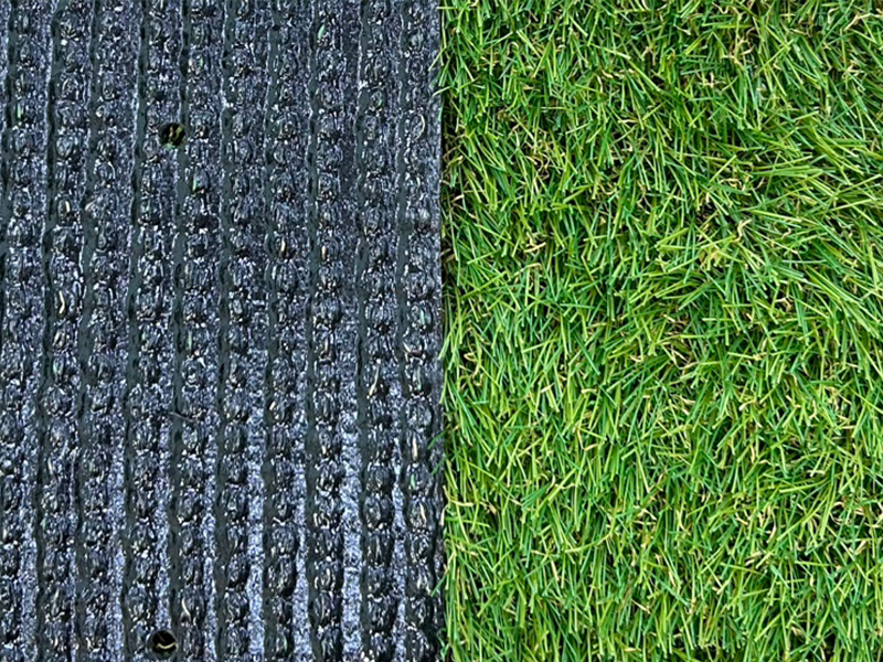 雑草が育たない人工芝を選ぶ